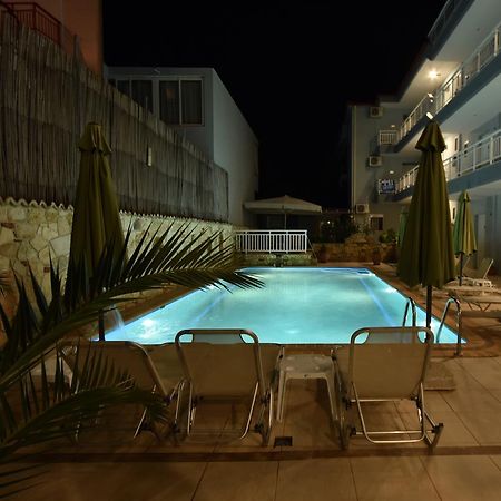 Kiwi Apartments Néa Fókaia エクステリア 写真