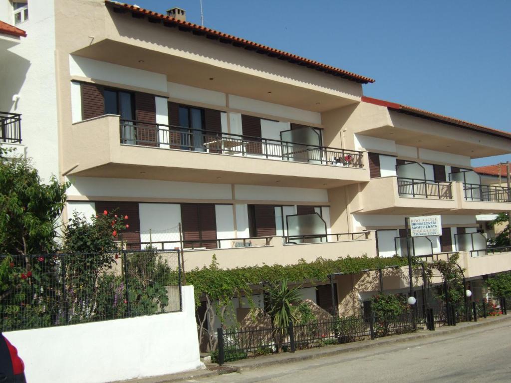 Kiwi Apartments Néa Fókaia エクステリア 写真