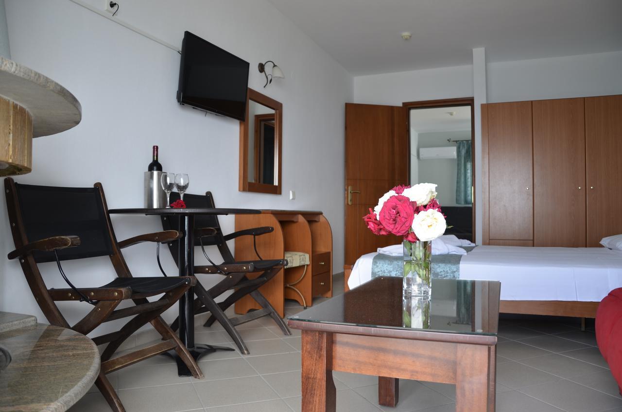 Kiwi Apartments Néa Fókaia エクステリア 写真