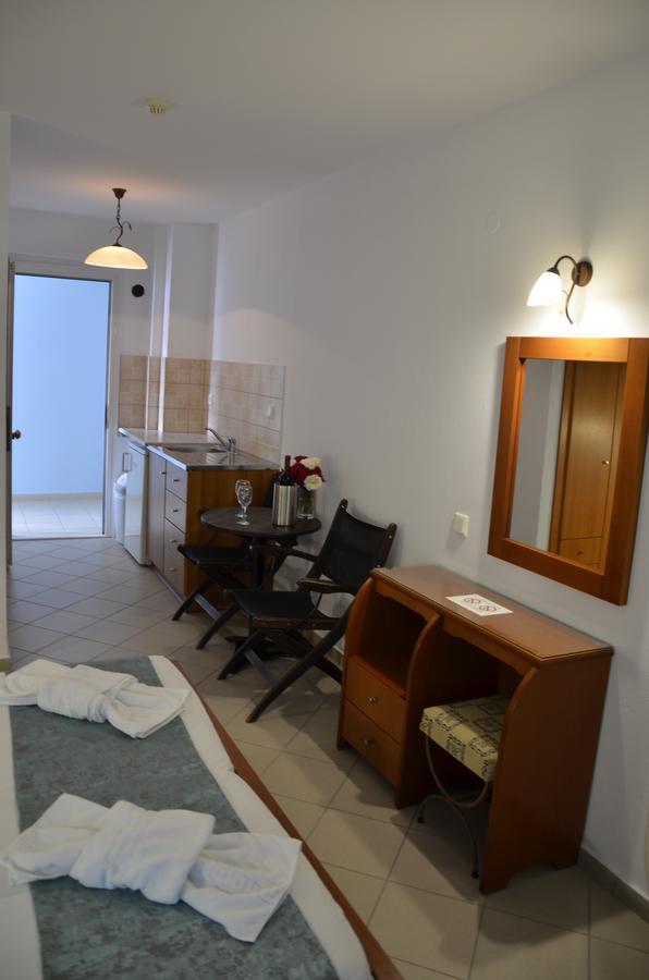 Kiwi Apartments Néa Fókaia エクステリア 写真