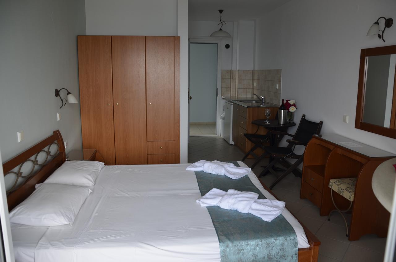 Kiwi Apartments Néa Fókaia エクステリア 写真