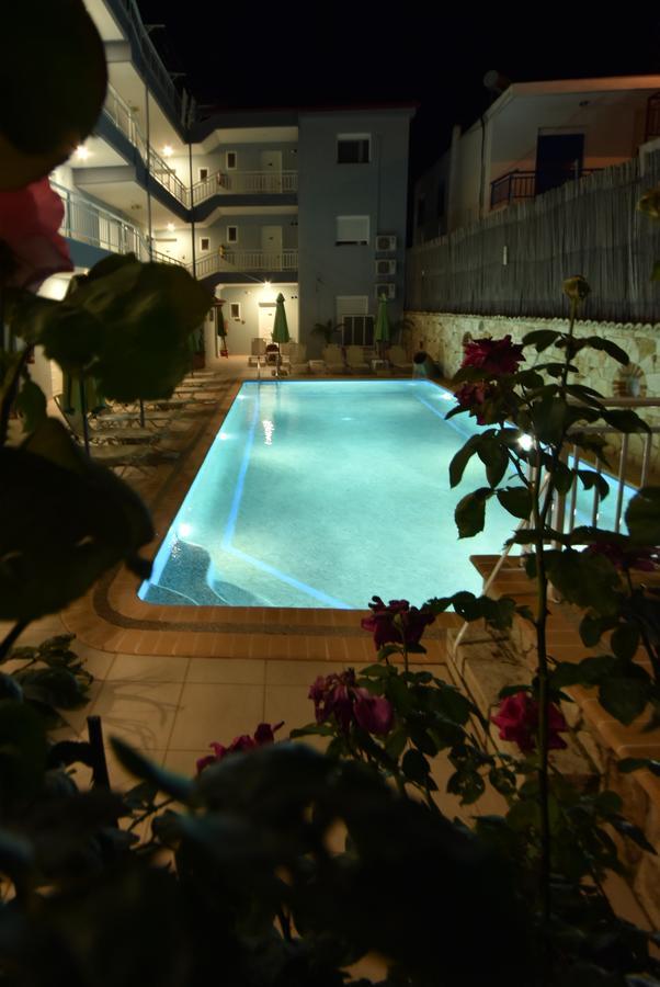 Kiwi Apartments Néa Fókaia エクステリア 写真